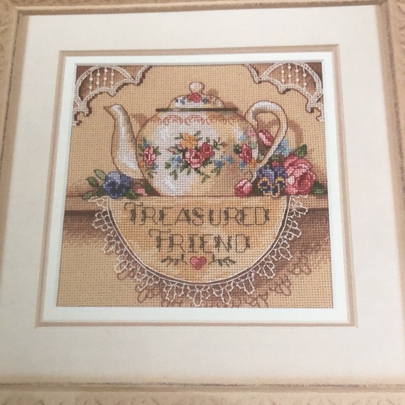 DIMENSIONS Gold Collection Petites "Treasured Friend Teapot" Cross Stitch #6904 - Picture 2 of 5